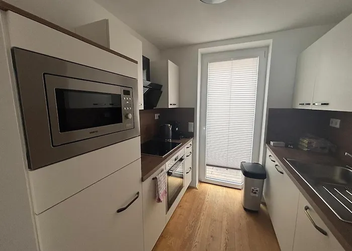 Apartment 3 Bdr - Crystal, Near Schoenbrunn Palace *