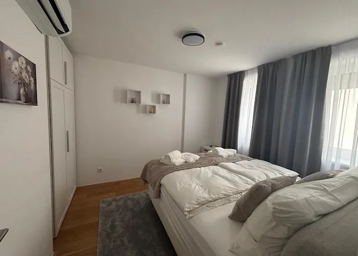3 Bdr - Crystal, Near Schoenbrunn Palace