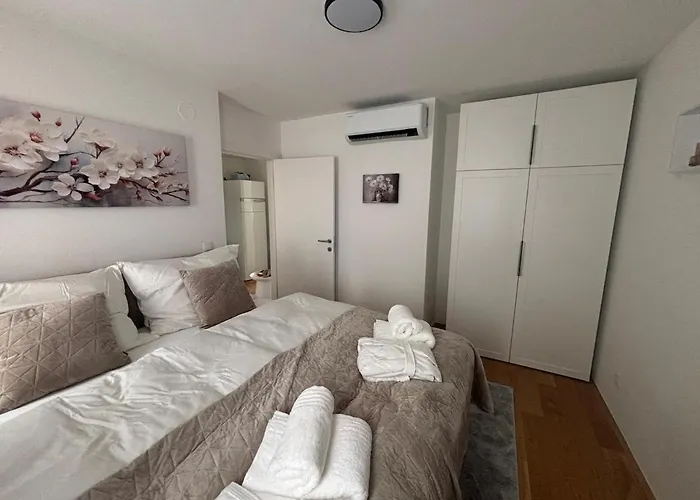 Apartment 3 Bdr - Crystal, Near Schoenbrunn Palace