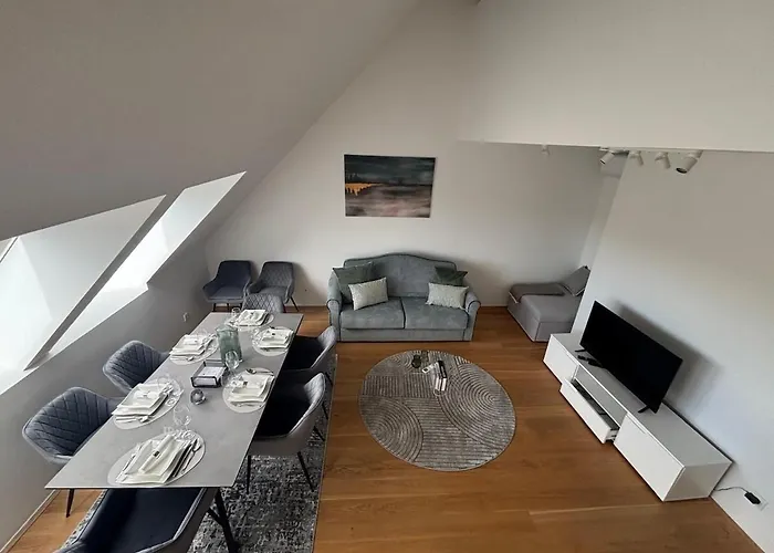 3 Bdr - Crystal, Near Schoenbrunn Palace
